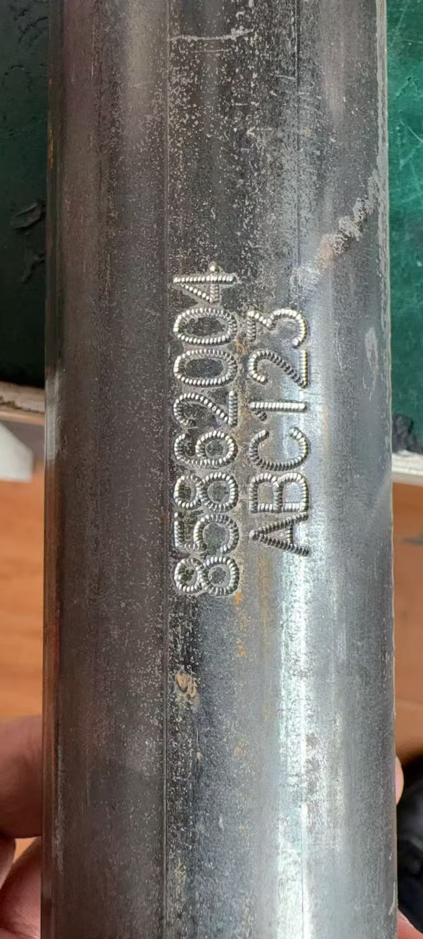 Új tervezésű elektromos jelölőgép.